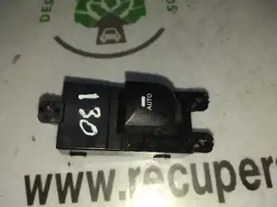 Pièce détachée automobile d'occasion COMMANDE DE LÈVE VITRE AVANT GAUCHE pour HYUNDAI I30 (GD)  Références OEM IAM 49D5101110  
