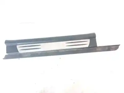 Pièce détachée automobile d'occasion enjoliveur pour mercedes-benz clase slk (w171) roadster slk 200 kompressor références oem iam 1716800235