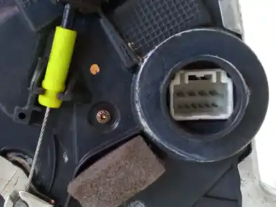 Pezzo di ricambio per auto di seconda mano serratura porta anteriore destra per lexus rx 300 (mcu35) luxury riferimenti oem iam 6903048070  6903048070