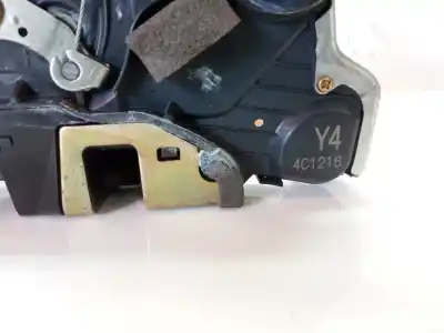 Pezzo di ricambio per auto di seconda mano serratura porta anteriore destra per lexus rx 300 (mcu35) luxury riferimenti oem iam 6903048070  6903048070