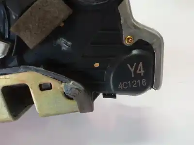 Pezzo di ricambio per auto di seconda mano serratura porta anteriore destra per lexus rx 300 (mcu35) luxury riferimenti oem iam 6903048070  6903048070