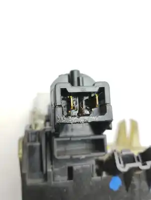 Second-hand car spare part left front door lock for dacia duster ambiance 4x2 oem iam references   