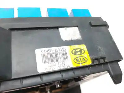 Peça sobressalente para automóvel em segunda mão caixa de fusíveis e relés por kia pro cee´d (ed) 1.6 crdi 90 referências oem iam 919501h040  