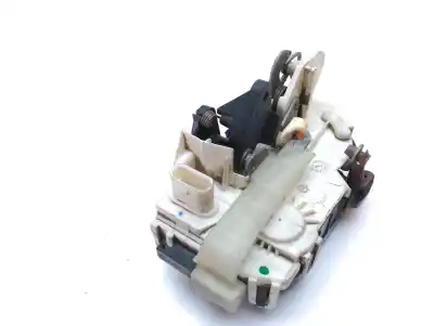 Second-hand car spare part rear right door lock for dodge caliber se oem iam references 4589414aa  