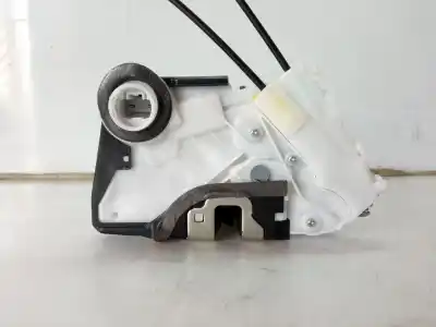 Tweedehands auto-onderdeel linker voordeur slot voor toyota yaris active oem iam-referenties 690400d520