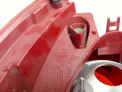 Автозапчасти б/у правый задний фонарь за renault clio iii exception ссылки oem iam 8200886946  8200776050