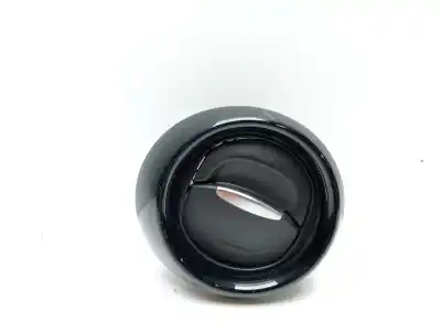 Pezzo di ricambio per auto di seconda mano GRIGLIA DI AERAZIONE per RENAULT CLIO IV  Riferimenti OEM IAM 08239006  687605663R