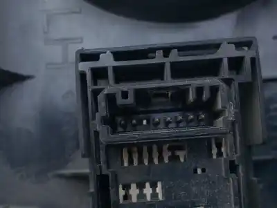 Peça sobressalente para automóvel em segunda mão botão / interruptor elevador vidro traseiro esquerdo por toyota corolla (e21) hybrid advance referências oem iam 74272f4010  