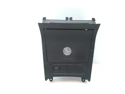Pièce détachée automobile d'occasion Cendrier pour VOLKSWAGEN GOLF V BERLINA (1K1) Conceptline (E) Références OEM IAM 1K0857961  1K08579619B9