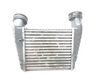 İkinci el araba yedek parçası INTERCOOLER için VOLKSWAGEN PASSAT BERLINA (3B3)  OEM IAM referansları 8D0145805C  