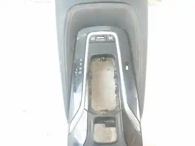 Pezzo di ricambio per auto di seconda mano bracciolo centrale per toyota corolla (e21) hybrid advance riferimenti oem iam 5881002061c0  