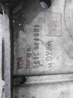 Peça sobressalente para automóvel em segunda mão charrió / suporte de eixo dianteiro por seat leon (1p1) fr referências oem iam 1k0199313h  1k0199369g