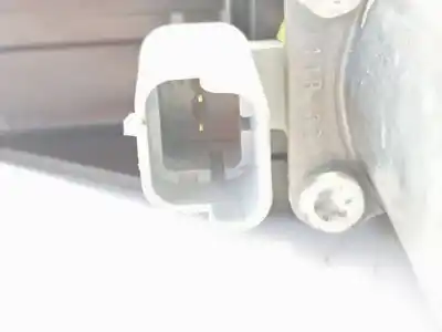 Pièce détachée automobile d'occasion LÉVE GLACE AVANT GAUCHE pour CITROEN C4 CACTUS  Références OEM IAM 9810287780 9674252380 
