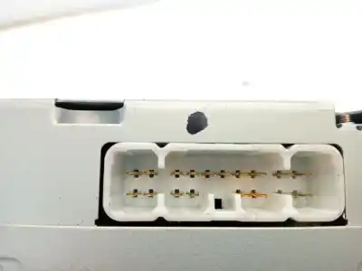 Second-hand car spare part audio system / radio cd for toyota yaris (_p1_) 1.4 d-4d (nlp10_) oem iam references 8611000d040