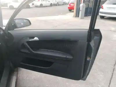Автозапчастина б/у обработка передніх правіх дверей для AUDI A3 (8P1) 2.0 TDI Посилання на OEM IAM 8P4867105  