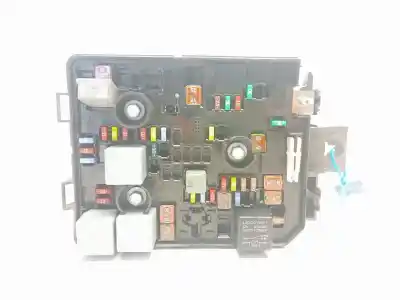 Second-hand car spare part fuse box unit for opel corsa e (x15) 1.4 lpg (08, 68) oem iam references 13430532  