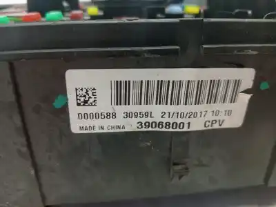Second-hand car spare part fuse box unit for opel corsa e (x15) 1.4 lpg (08, 68) oem iam references 13430532  