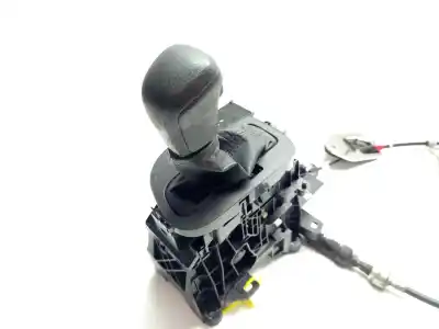 Pièce détachée automobile d'occasion LEVIER pour TOYOTA YARIS (_P13_)  Références OEM IAM 33560F4050  33820K0040