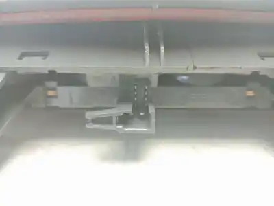 Peça sobressalente para automóvel em segunda mão farolim de travão central por opel corsa e (x15) 1.4 lpg (08, 68) referências oem iam 13188045  