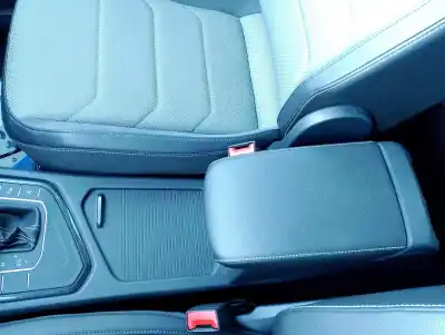 Peça sobressalente para automóvel em segunda mão APOIO DE BRAÇO CONSOLA CENTRAL por VOLKSWAGEN TIGUAN (AD1, AX1) 2.0 TDI Referências OEM IAM 5TA864207B  