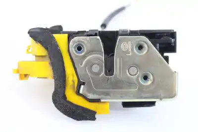 Second-hand car spare part left front door lock for kia cee´d drive oem iam references 81310a2100  