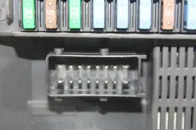 Peça sobressalente para automóvel em segunda mão caixa de fusíveis e relés por peugeot 208 access referências oem iam 4570  