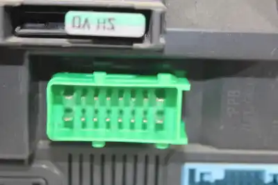 Peça sobressalente para automóvel em segunda mão caixa de fusíveis e relés por peugeot 208 access referências oem iam 4570  