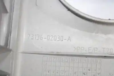 Peça sobressalente para automóvel em segunda mão moldagem por toyota auris (_e15_) 1.4 d-4d (nde150_) referências oem iam 7313602030a  