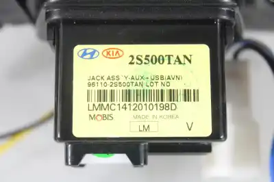Peça sobressalente para automóvel em segunda mão conector usb por hyundai ix35 style awd referências oem iam 2s500tan  