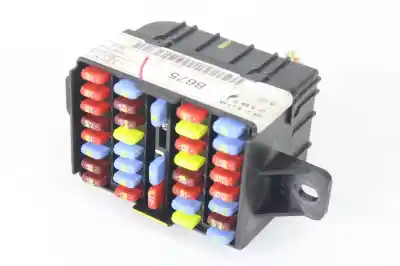 Pezzo di ricambio per auto di seconda mano Scatola Relè/fusibili per SSANGYONG RODIUS Xdi Limited Riferimenti OEM IAM 8210921B71  
