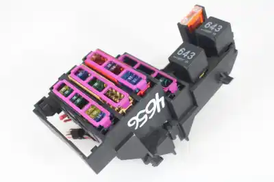 Pezzo di ricambio per auto di seconda mano SCATOLA RELÈ/FUSIBILI per AUDI A4 B8 AVANT (8K5)  Riferimenti OEM IAM 8A0937530  