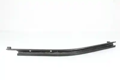 Pièce détachée automobile d'occasion SUPPORT / GUIDE PORTE COULISSANTE pour RENAULT KANGOO EXPRESS (FW0/1_)  Références OEM IAM 497758E  