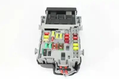 Pezzo di ricambio per auto di seconda mano scatola relè/fusibili per opel insignia a (g09) 2.0 cdti (68) riferimenti oem iam 13222786