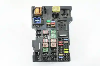 İkinci el araba yedek parçası RÖLE/SIGORTA KUTUSU için JAGUAR XF I (X250)  OEM IAM referansları 8X2T14A067AC  