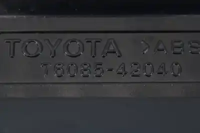 Recambio de automóvil de segunda mano de aleron trasero para toyota rav 4 iii (_a3_) 2.2 d (ala35_) referencias oem iam 7608542040  