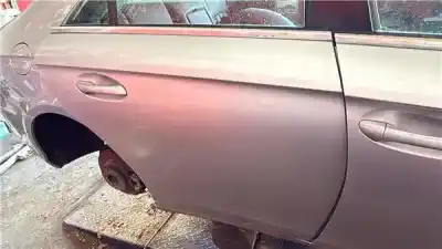 Recambio de automóvil de segunda mano de PUERTA TRASERA DERECHA para MERCEDES CLS (C219) CLS 350 (219.356) referencias OEM IAM   