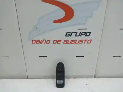 Peça sobressalente para automóvel em segunda mão BOTÃO / INTERRUPTOR ELEVADOR VIDRO DIANTEIRO ESQUERDO por FIAT SCUDO (222)  Referências OEM IAM 96 565 186 XT  
