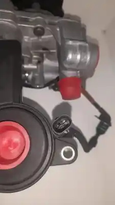 Peça sobressalente para automóvel em segunda mão bomba de óleo por volvo v40 fastback d3 referências oem iam 31401488aa  