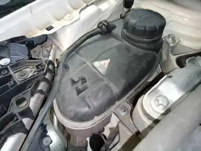 Peça sobressalente para automóvel em segunda mão depósito de expansão por mercedes-benz clase b b 180 cdi d 246.212 referências oem iam a2465000049