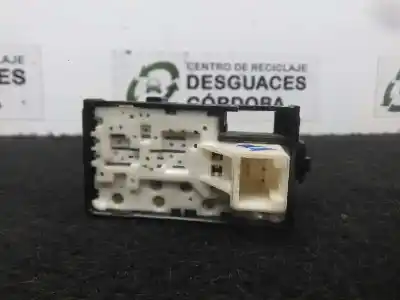 Pièce détachée automobile d'occasion commande de lève vitre avant droit pour toyota land cruiser (j15) 3.0 turbodiesel cat références oem iam 192801 - 8724q30  
