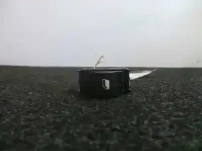Pezzo di ricambio per auto di seconda mano INTERRUTTORE ALZACRISTALLI ANTERIORE DESTRO per CITROEN C3  Riferimenti OEM IAM 96657927ZD  