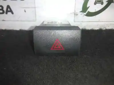 Second-hand car spare part hazard warning lights for kia sorento (bl) (2002->) 2.5 crdi oem iam references 70921j - 864w0140