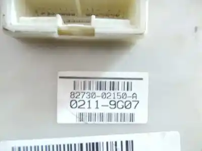 Peça sobressalente para automóvel em segunda mão caixa de fusíveis e relés por toyota auris (_e15_) 1.4 d-4d (nde150_) referências oem iam 8273002150a - 02119g07 - 03939e14  