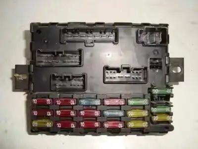 Pezzo di ricambio per auto di seconda mano scatola relè/fusibili per lancia lybra berlina 1.9 jtd cat riferimenti oem iam 46447809a223  
