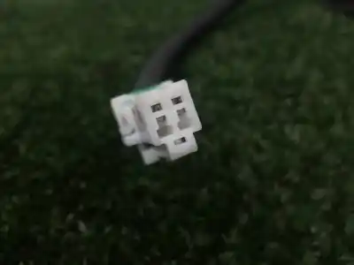 Pezzo di ricambio per auto di seconda mano gancio cintura posteriore destro per kia cee´d (jd) 1.4 cvvt riferimenti oem iam 20141230