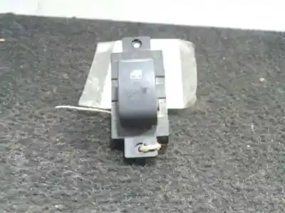 Peça sobressalente para automóvel em segunda mão botão / interruptor elevador vidro dianteiro direito por opel antara 2.0 cdti cat (z 20 dmh / llw) referências oem iam 202005438