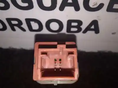 Peça sobressalente para automóvel em segunda mão interruptor 4 piscas - emergência por peugeot 407 2.0 16v hdi cat (rhr / dw10bted4) referências oem iam 96464896kr  