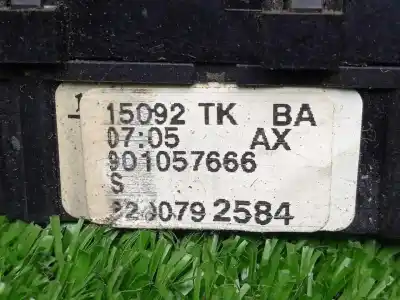 Peça sobressalente para automóvel em segunda mão comutador de limpa vidros por dacia duster 1.6 16v cat referências oem iam 8200792584  