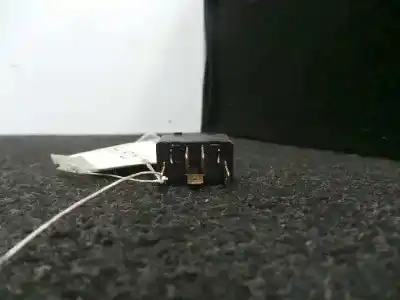 Second-hand car spare part left front power window switch for audi 80 b4 avant (8c5) 1.9 tdi oem iam references   