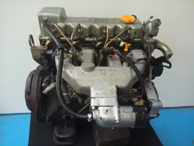 Piesă de schimb auto la mâna a doua motor complet pentru nissan trade 3.0 diesel referințe oem iam   